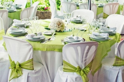 Zelené svatební dekorace a ozdoby