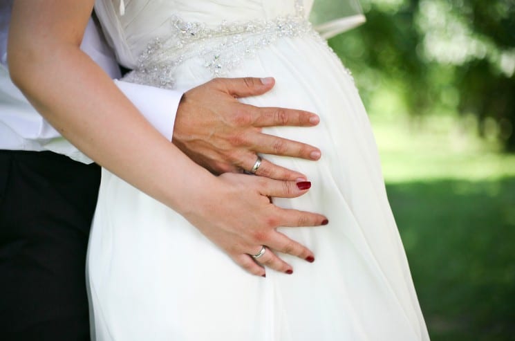 Empírové svatební šaty - ideální pro těhotné