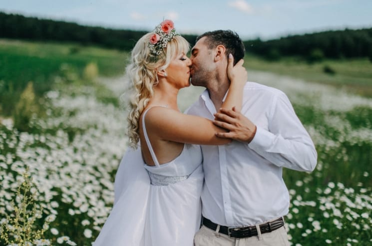Svatba na louce: 13 tipů, jak naplánovat skvělou přírodní svatbu 1