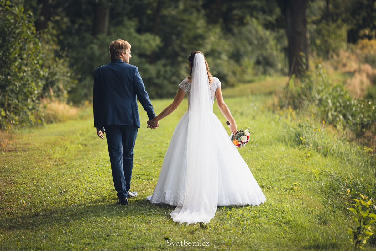 Svatba v přírodě: 27 tipů, jak si zařídit obřad snů