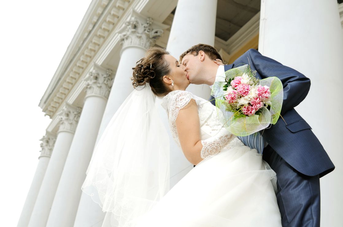 Svatba v zahraničí od A do Z: Co je potřeba zařídit? (plusy a mínusy)