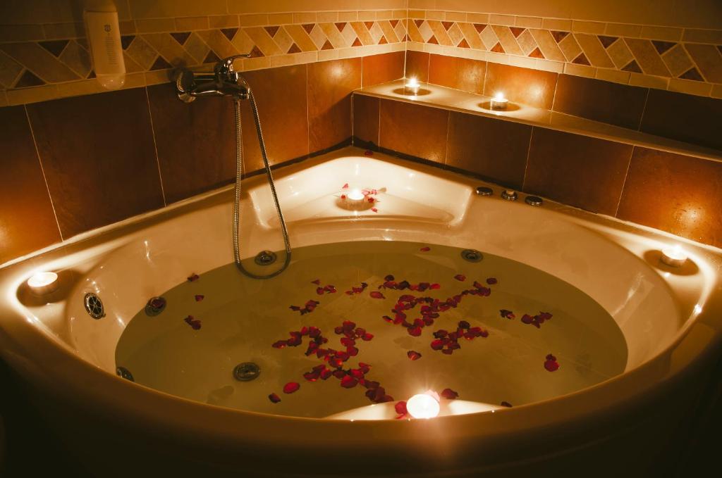 35 tipů na romantický pobyt pro dva - s vířivkou na pokoji
