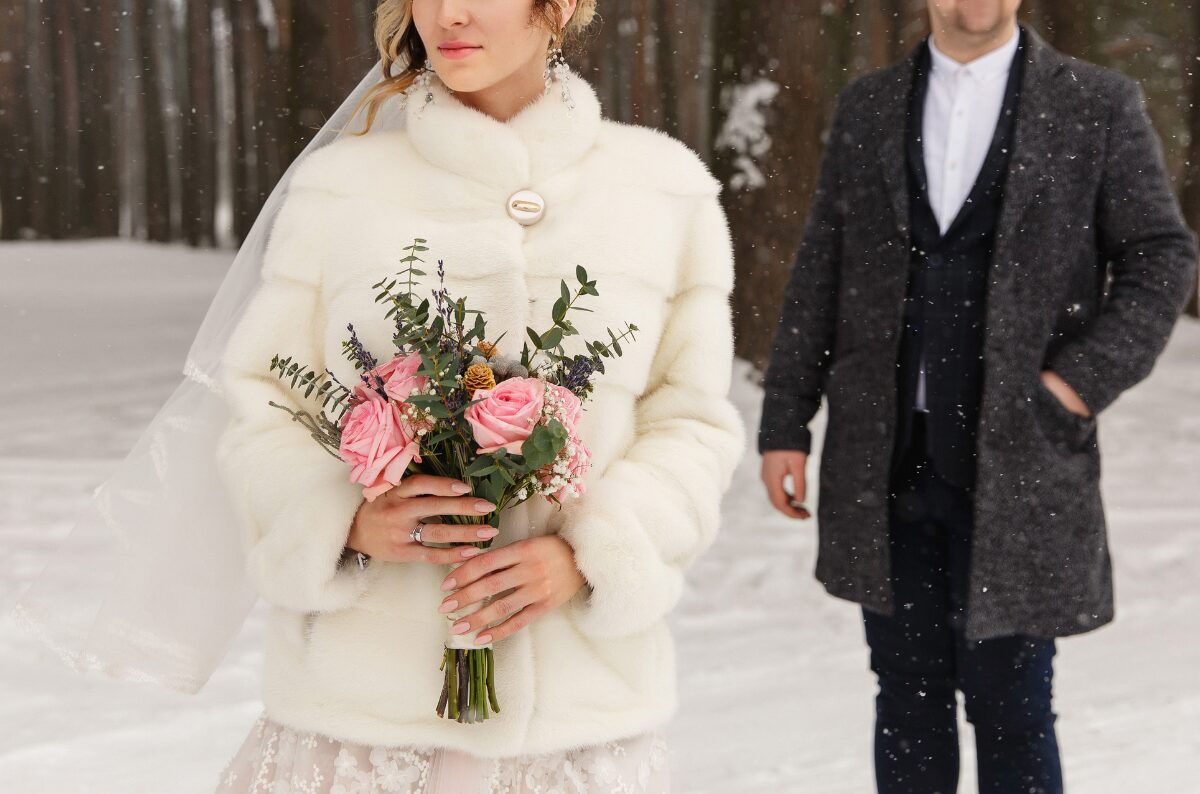 Svatba v únoru - kabátek pro nevěstu