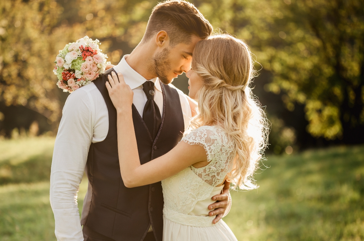 Svatba v dubnu - výhody, nevýhody, výběr místa, dekorace